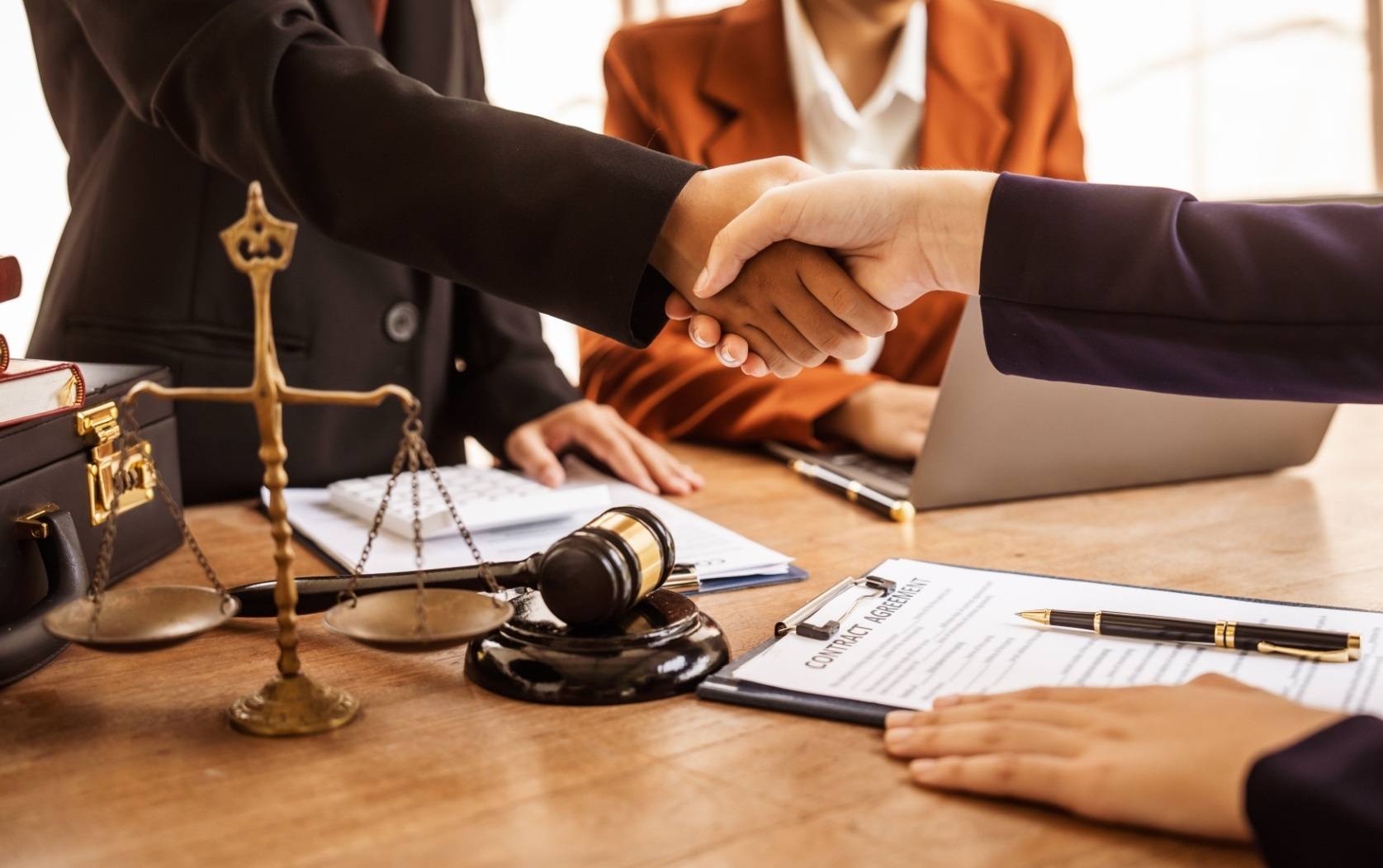 Advanta: профессиональная юридическая фирма